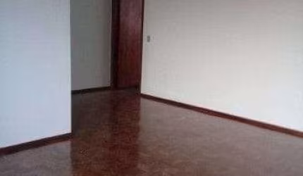 Casa com 3 dormitórios para alugar, 120 m² por R$ 1.800,00/mês - São Lázaro - São João da Boa Vista