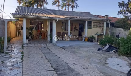 Casa com 4 quartos à venda na Eleoteria Viêira Figueredo, 341, Nossa Senhora da Paz, Balneário Piçarras, 302 m2 por R$ 450.000