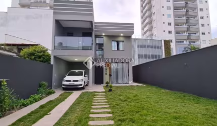 Casa com 4 quartos à venda na JACO MOLLERI,, 34, Centro, Itajaí, 195 m2 por R$ 1.499.000