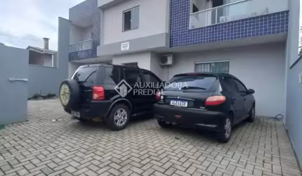 Apartamento com 2 quartos à venda na Rua Nilson Fausto, 496, Itacolomi, Balneário Piçarras, 65 m2 por R$ 570.000