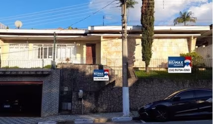 Locação Casa Comercial no Centro de Caieiras: 225m2 útil, 10 ambientes, Localização Estratégica!