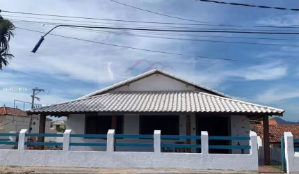 Casa para Venda em Saquarema, Boqueirão, 6 dormitórios, 2 suítes, 5 banheiros, 2 vagas
