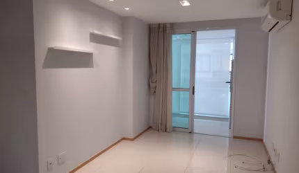 Apartamento de 2 quartos, suite, varanda gourmet e vaga.