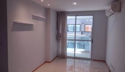 Apartamento de 2 quartos, suite, varanda gourmet e vaga.