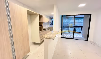 Apartamento de 2 quartos, suite, varanda e vaga.