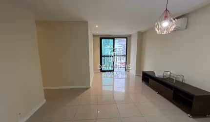 Apartamento de 2 quartos, suíte, varanda e vaga.