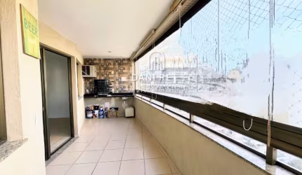 Apartamento de 3 quartos, suíte, varanda e 2 vagas.