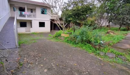 Casa com amplo jardim
