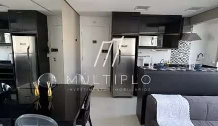 Apartamento totalmente mobiliado em andar alto na Rua Frei Caneca para locação
