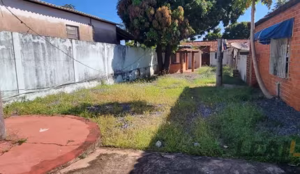 VENDO - Casa com 2 terrenos -  Várzea Grande