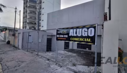 Alugo Casa Comercial em Quilombo  -  Cuiabá