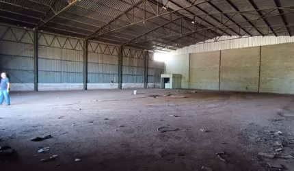 ALUGO - Galpão de 720m² no distrito Industrial de Cuiabá MT