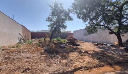 Vendo 02 terrenos juntos no bairro Vila Adriana em Rondonópolis MT