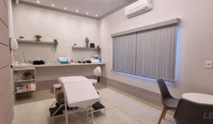 Alugo sala comercial área da saúde no bairro Araés em