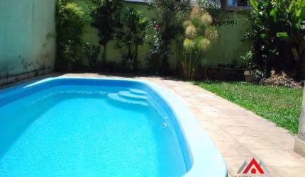 CASA EM CONDOMÍNIO