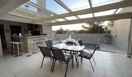 Excelente casa 4 Dormitórios á venda