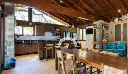 Casa com 7 dormitórios à venda, 482 m² por R$ 2.894.000 - Ponta Grossa - Porto Alegre/RS