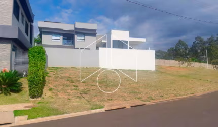 Terreno Dentro de Condomínio em Marília