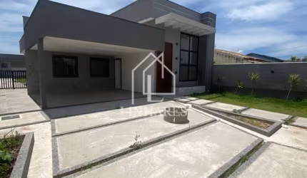 Casa à venda no bairro Jardim Atlântico Central (Itaipuaçu) - Maricá/RJ
