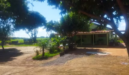 SÍTIO EM FRUTAL/ MG -  COM CASA E COMÉRCIO  OPORTUNIDADE PARA ÓTIMO FATURAMENTO MENSAL