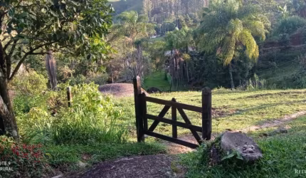 CHÁCARA COM CACHOEIRA A 5 KM DE SFX