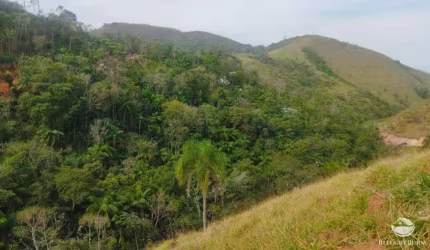 TERRENO COM LINDA VISTA A 20 KM DO CENTRO DE SJC