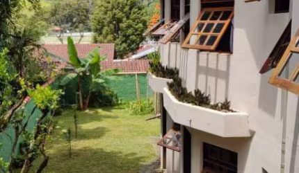 BELO IMÓVEL RESIDENCIAL NO CENTRO DE SÃO FRANCISCO XAVIER