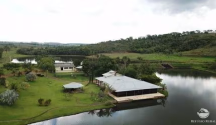 LINDA FAZENDA EM BELA VISTA/GO COM REPRESAS, LAGOS E PISTA DE POUSO