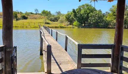 FAZENDA MUITO BOA, CASA SEDE, REPRESA E NASCENTES.