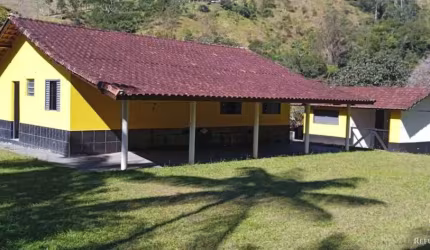 SÍTIO COM LINDA PAISAGEM, EXCELENTE LOCALIZAÇÃO E VÁRIAS NASCENTES