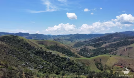 TERRENO COM MATA PRESERVADA E LINDA VISTA EM MONTEIRO LOBATO