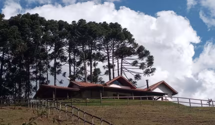 HARAS DE 5,5 HECTARES EM SAPUCAÍ MIRIM - MG