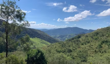 SÍTIO NO SUL DE MINAS REGIÃO DE SERRA VERDE COM VISTA PANORÂMICA DE TODO O VALE