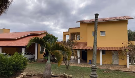 FAZENDA LINDÍSSIMA COM ÓTIMA ESTRUTURA A 17 KM DE LAVRAS/MG