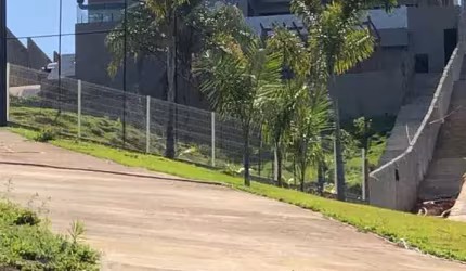 MARAVILHOSA CHÁCARA DE  ALTO PADRÃO EM FRENTE A REPRESA EM IGARATÁ/SP