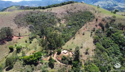 LINDO SÍTIO COM VISTA ESPETACULAR EM MONTEIRO LOBATO/SP