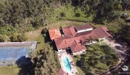 FAZENDA IMPERDÍVEL EM IGARATÁ/SP - PORTEIRA FECHADA-