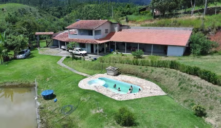 LINDO SÍTIO COM CASA INCRÍVEL EM SÃO JOSÉ DOS CAMPOS/SP