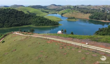 SÍTIO COM VISTA CINEMATOGRÁFICA EM SÃO JOSÉ DOS CAMPOS/SP