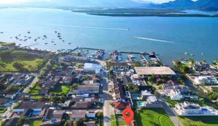 Casa com terreno, com 4 dormitórios à venda, 170 m² por R$ 800.000 - Piçarras - Guaratuba/PR