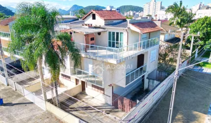 Sobrado com 5 dormitórios à venda, 150 m² por R$ 774.000,00 - Centro - Guaratuba/PR