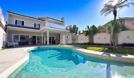 Magnífica Residencia de Alto Padrão, com 6 dormitórios à venda, 300 m² por R$ 3.500.000 - Centro - Guaratuba/PR
