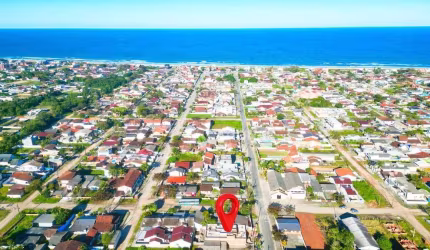 Casa com Piscina, 3 dormitórios à venda, 114 m² por R$ 630.000 - Nereidas - Guaratuba/PR