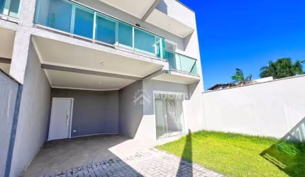 Sobrado com 3 dormitórios à venda, 121 m² por R$ 470.000,00 - Piçarras - Guaratuba/PR