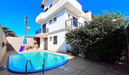 Sobrado com 5 dormitórios à venda, 150 m² por R$ 760.000,00 - Brejatuba - Guaratuba/PR