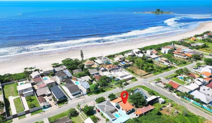 Casa com 3 dormitórios à venda, 133 m² por R$ 782.000,00 - Barra do Saí - Guaratuba/PR
