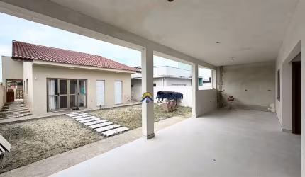 Casa com 4 dormitórios à venda, 197 m² por R$ 750.000,00 - Cohapar - Guaratuba/PR