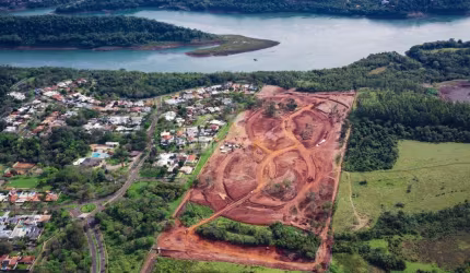 Terreno à venda na Derly Saldanha Gomes, 87, Conjunto B, Foz do Iguaçu por R$ 600.000