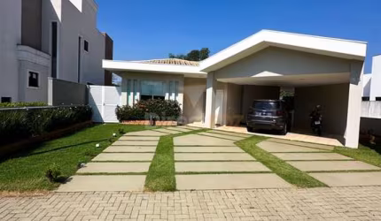 Casa em condomínio fechado com 3 quartos para alugar na General Meira, 3030, Parque Ouro Verde, Foz do Iguaçu por R$ 6.500