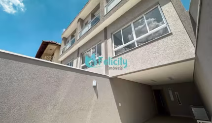 Sobrado Novo com 3 dormitórios, 1 suíte, 2 vagas, 160m2 no Jardim Regina